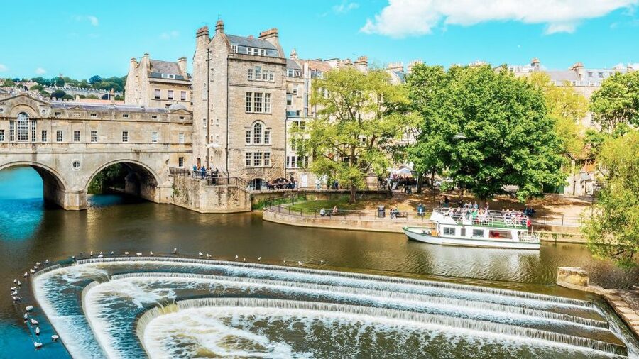 Stonehenge & Bath: Full-Day Coach Tour from London - Your Bath afternoon: Abbey, Roman Baths, or the Jane Austen Centre