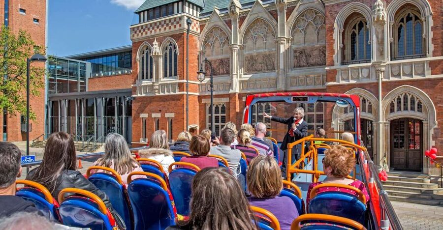 Stratford-upon-Avon:City Sightseeing Hop-On Hop-Off Bus Tour - Timing: how long the loop takes and how often the buses show up