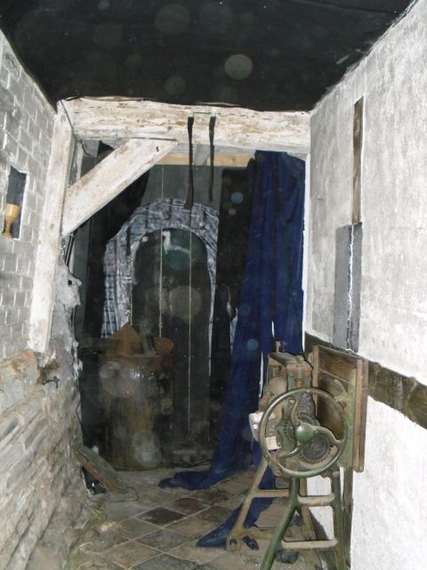 Stratford-upon-Avon: Lantern-Lit Ghost Tour at Tudor World - Duration and pacing: one hour that stays focused