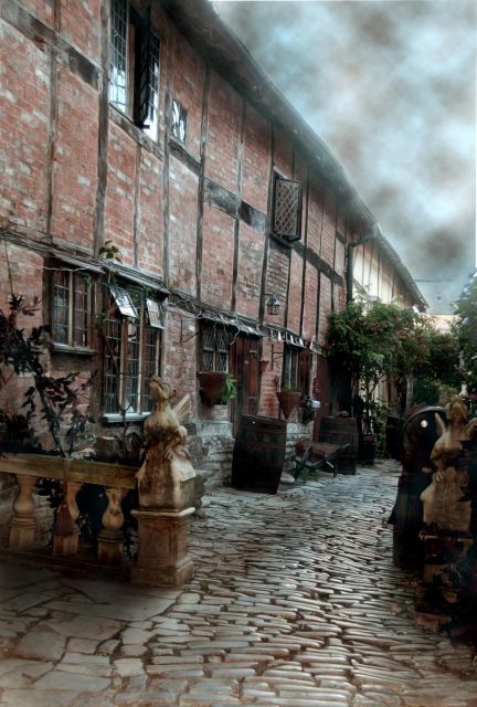 Stratford-upon-Avon: Lantern-Lit Ghost Tour at Tudor World - FAQ