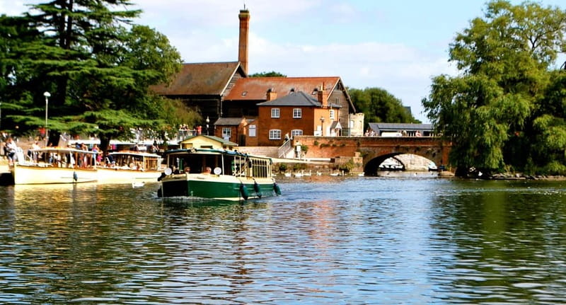 Stratford-upon-Avon: River Cruise & City Audio Tour - Onboard the Edwardian Vessel: RSC, Holy Trinity Church, and Clopton Bridge