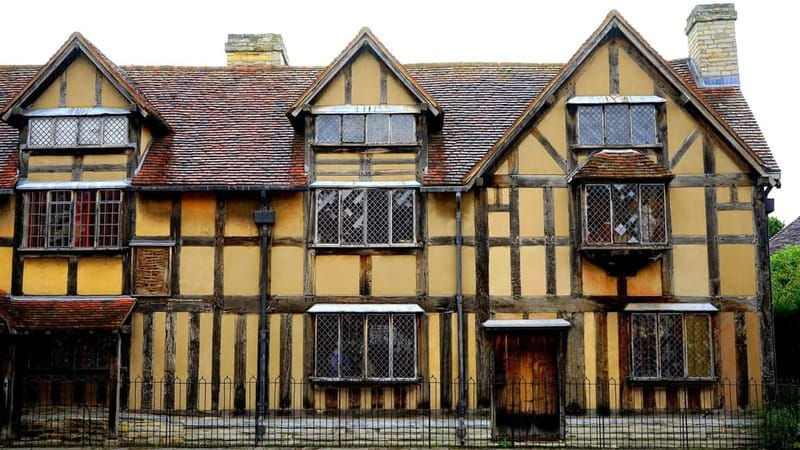 Stratford-upon-Avon: River Cruise & City Audio Tour - The Self-Guided City Audio Tour: Nine Stops, Your Tempo, Five Languages
