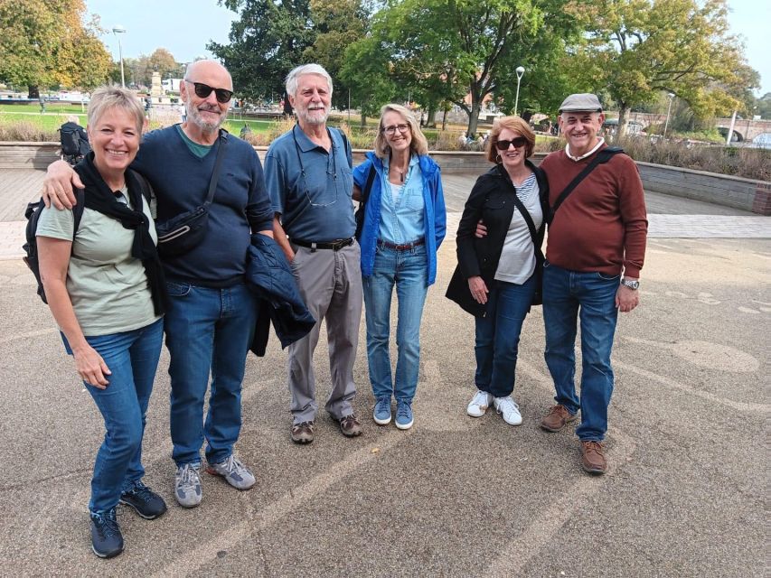 Stratford-Upon-Avon's Town Walking Tour (10:30am & 2pm) - The Shakespeare backbone: Birthplace, Holy Trinity Church, and New Place
