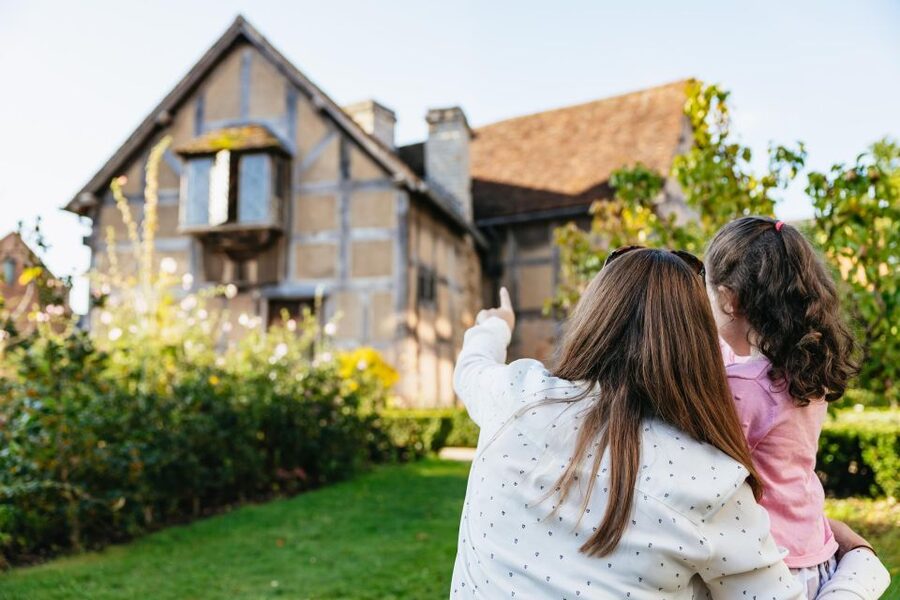 Stratford-upon-Avon: Shakespeare's Birthplace Ticket - John Shakespeare’s Glove-Making Workshop, and Why It Matters