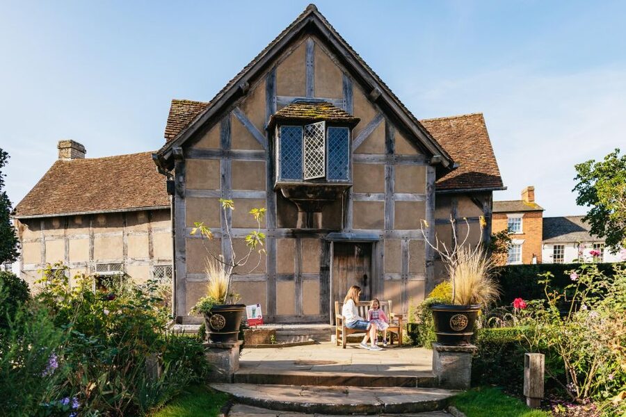 Stratford-upon-Avon: Shakespeare's Birthplace Ticket - The Birthplace House Circuit, With Phone Video Guides