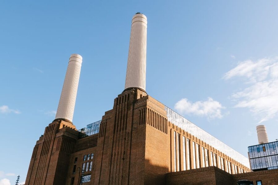 The Chimney Lift at Battersea Power Station - The Lift Ride Up to 109 Meters: What the Ascent Feels Like