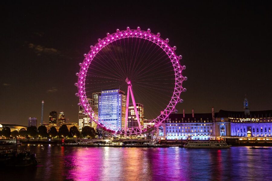 The London Eye Champagne Experience - VIP Desk at County Hall: where your time gets saved