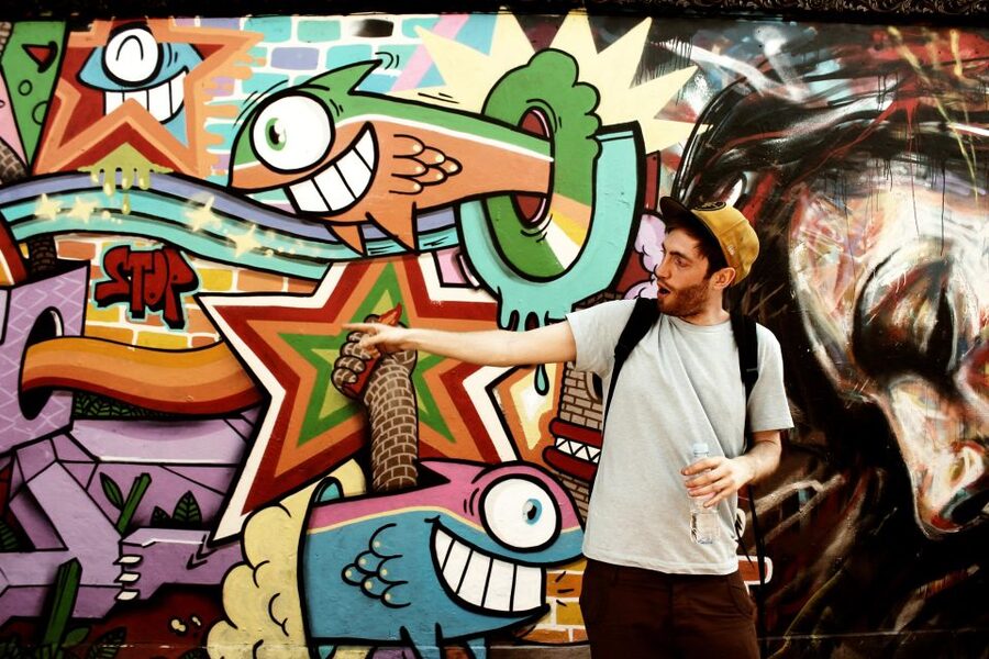 The Original London Street Art Tour (French) - Spitalfields to Brick Lane: tags, techniques, and fast context