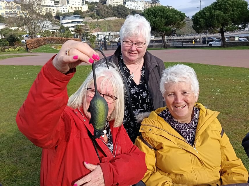 Torquay: The Fawlty Tours Experience - Guided Walk - Recreating the funniest scenes while walking through Torquay