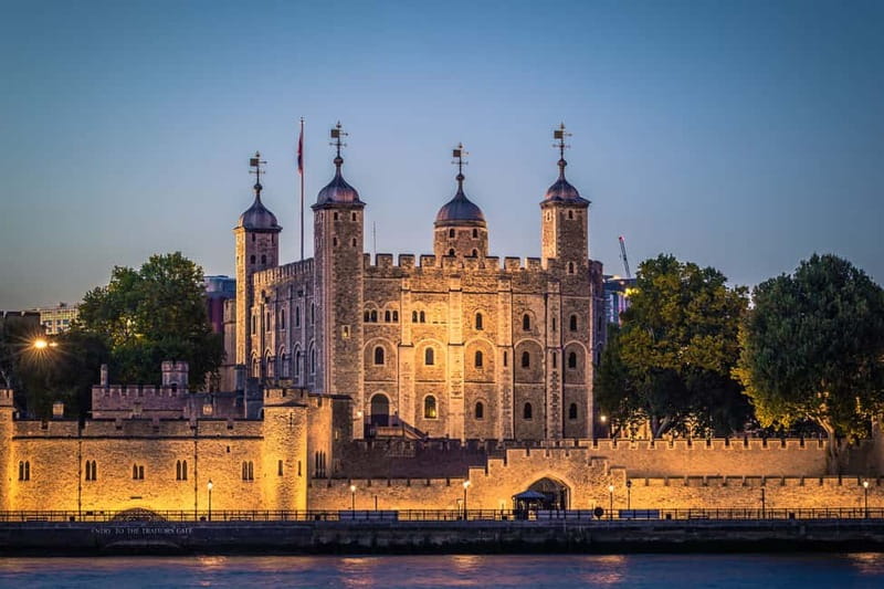 Tower of London After Hours with Beefeater & Keys Ceremony - Practical tips: where to meet and what to wear for a smooth start