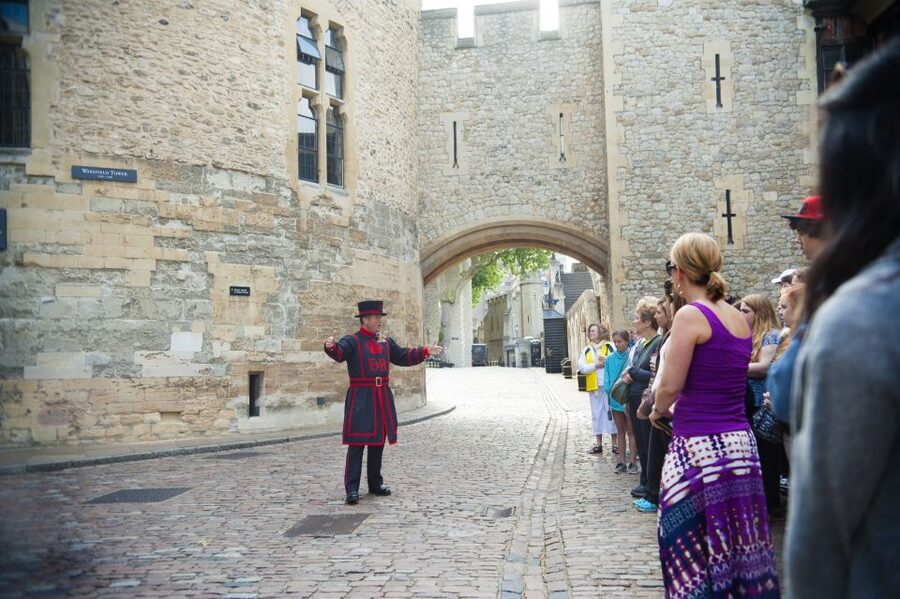 Tower of London: Beefeater Opening Ceremony & Crown Jewels - Crown Jewels, Seen Before the Rush