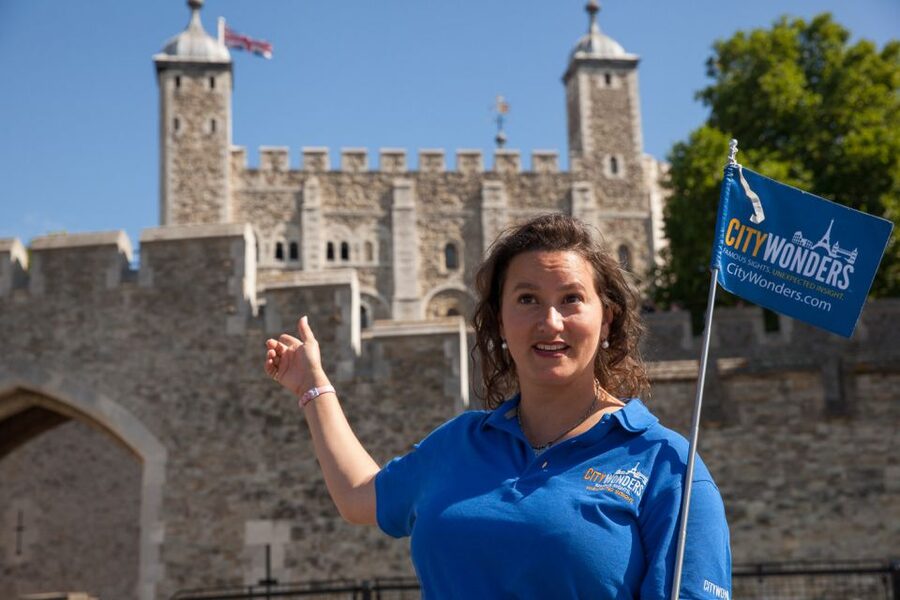 Tower of London: Beefeater Opening Ceremony & Crown Jewels - River Thames Panoramic Boat Ride: A Scenic Reset