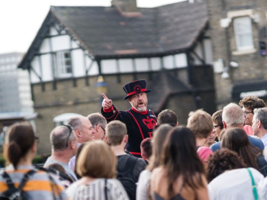 Tower of London: Early Access with Crown Jewels & Beefeaters - Price and time value for $81