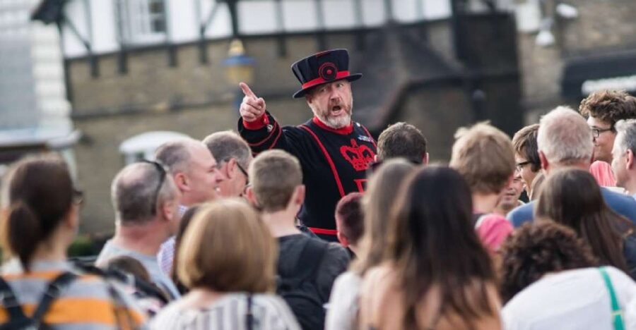 Tower of London: Early Access with Crown Jewels & Beefeaters - Logistics to plan around, and what to wear