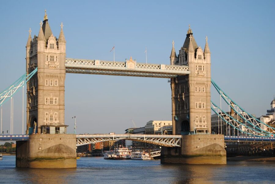 Tower of London Private Guided Tour - Meeting at Tower Place East, right by Starbucks