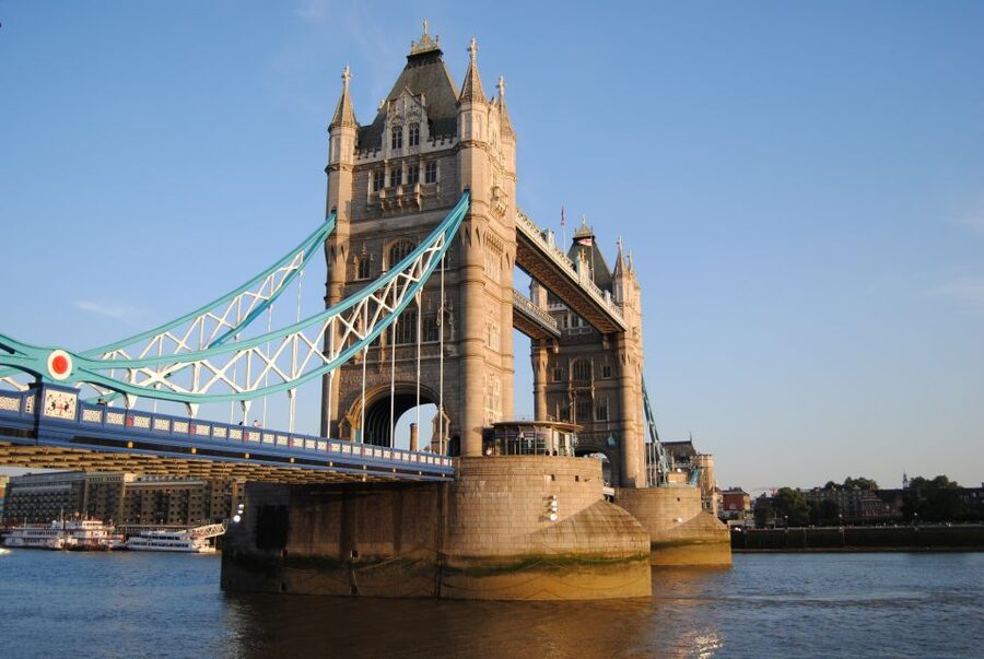Tower of London Private Guided Tour - Crown Jewels highlights: Imperial State Crown and the Sovereign’s Sceptre