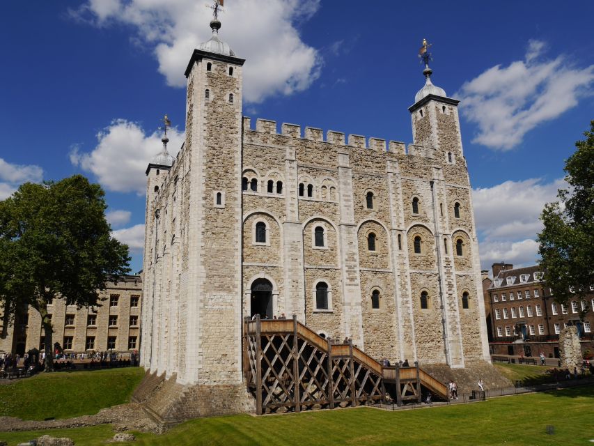 Tower of London Private Tour - Meeting Up at the Tower of London Ticket Office (Urban Saunters Orange Sign)