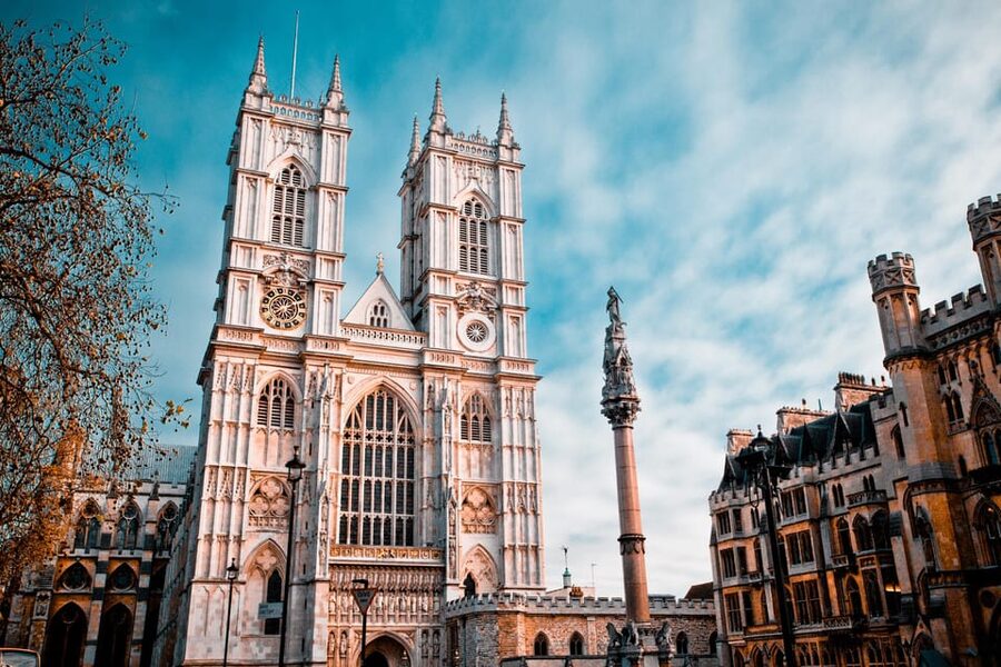 VIP Westminster Abbey & Upper Gallery and Buckingham Palace - Entering Westminster Abbey fast, then using your time wisely