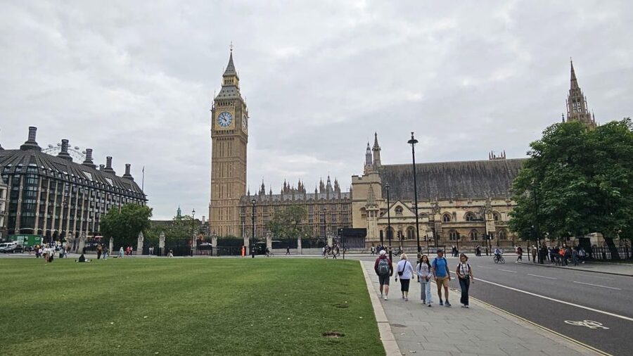 VIP Westminster Abbey & Upper Gallery and Buckingham Palace - Westminster Abbey interior: what to watch for besides the obvious spots