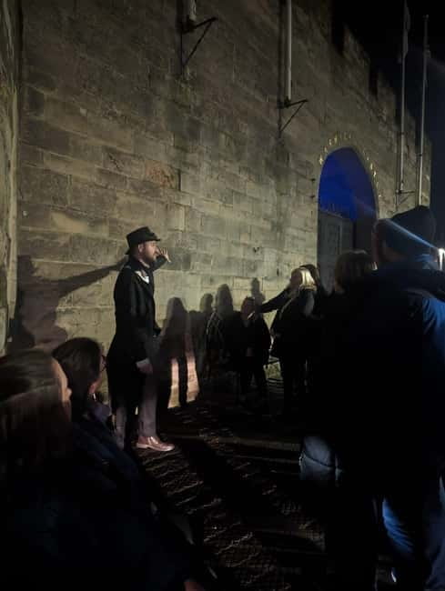 Warwick: Ghost, Crime & Murder Walking Tour - Meeting at Lord Leycester Hospital, then walking into the dark