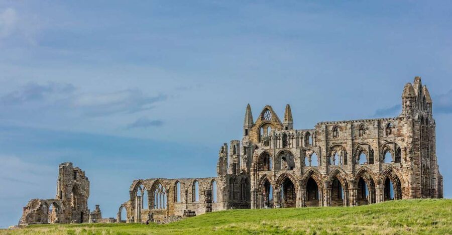 Whitby: Whitby Abbey Ticket - Climbing Up: Finding the Right Route to the Abbey Grounds