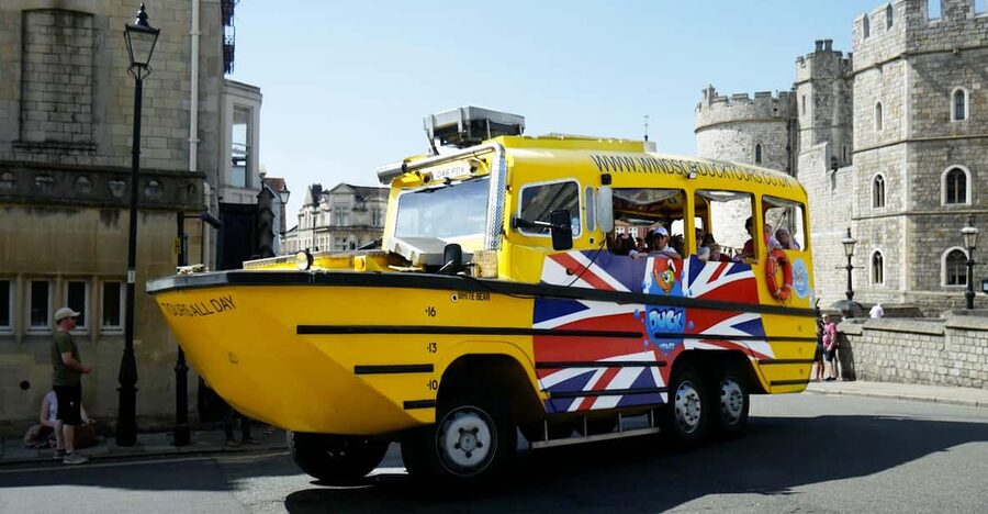 Windsor: Land and Water Amphibious Bus Sightseeing Tour - Live guide commentary: Liz-style humor and the value of a real narrator