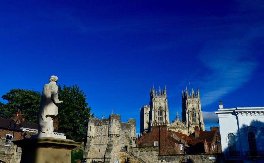 York: City Highlights Small Group Walking Tour - Museum Gardens: The Place You Can Start Seeing Centuries at Once