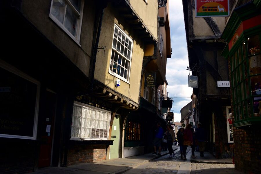 York: City Highlights Small Group Walking Tour - Snickelways: Wandering the Medieval Maze Like a Local Who Knows the Shortcuts