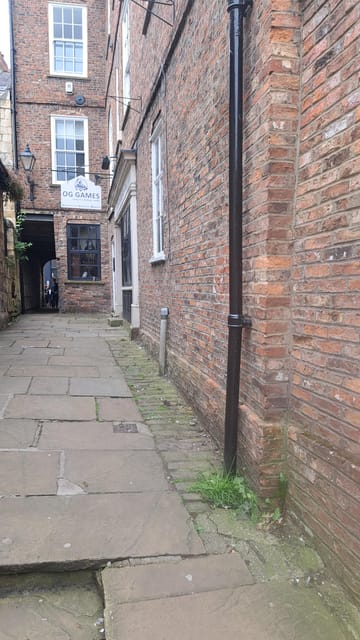 York: Dark Tales of York - A private 90-minute ghost walk that moves at human speed