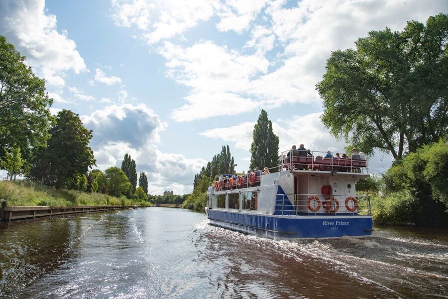 York: Daytime Sightseeing Boat Cruise with Live Commentary - The Route Options: The 45-Minute Walled-City Loop vs the 1-Hour Out-and-Back