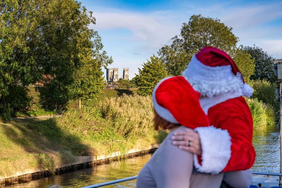 York: Festive River Cruise With Mulled Wine & Mince Pie - The 1-Hour Cruise Experience on the River Ouse