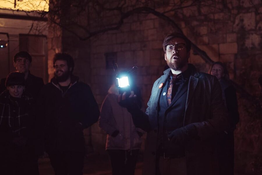 York: The Deathly Dark Ghost Tour - The dark comedy approach, and how guides handle the crowd