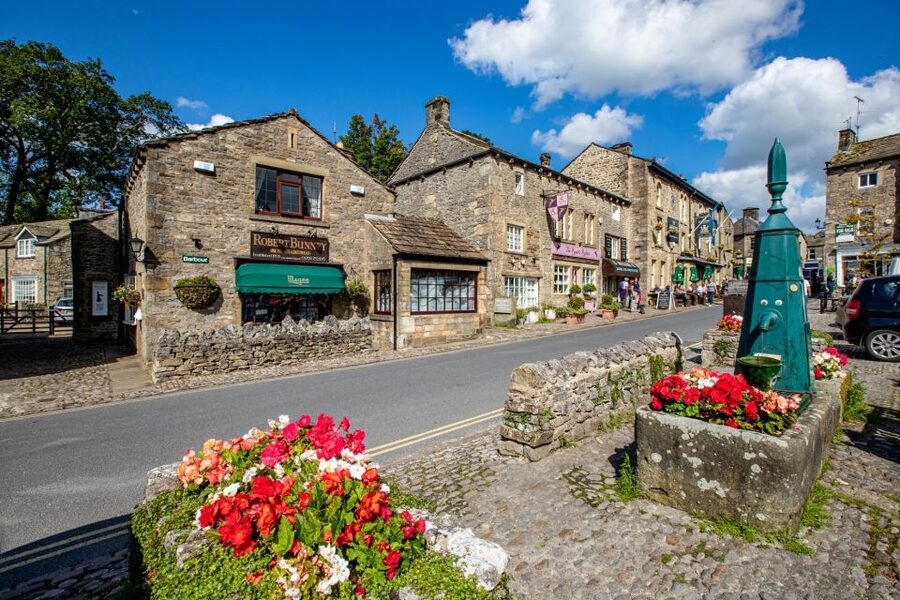 Yorkshire: All Creatures Great and Small Mini-Coach Tour - Yorkshire Dales filming locations feel like the story, not just photos