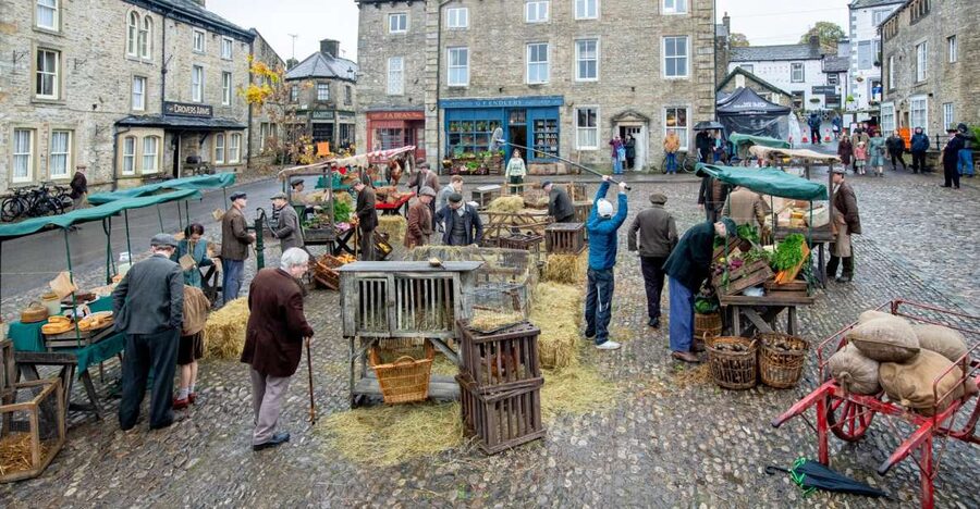 Yorkshire: All Creatures Great and Small Mini-Coach Tour - World of James Herriot museum: where the day starts with real context